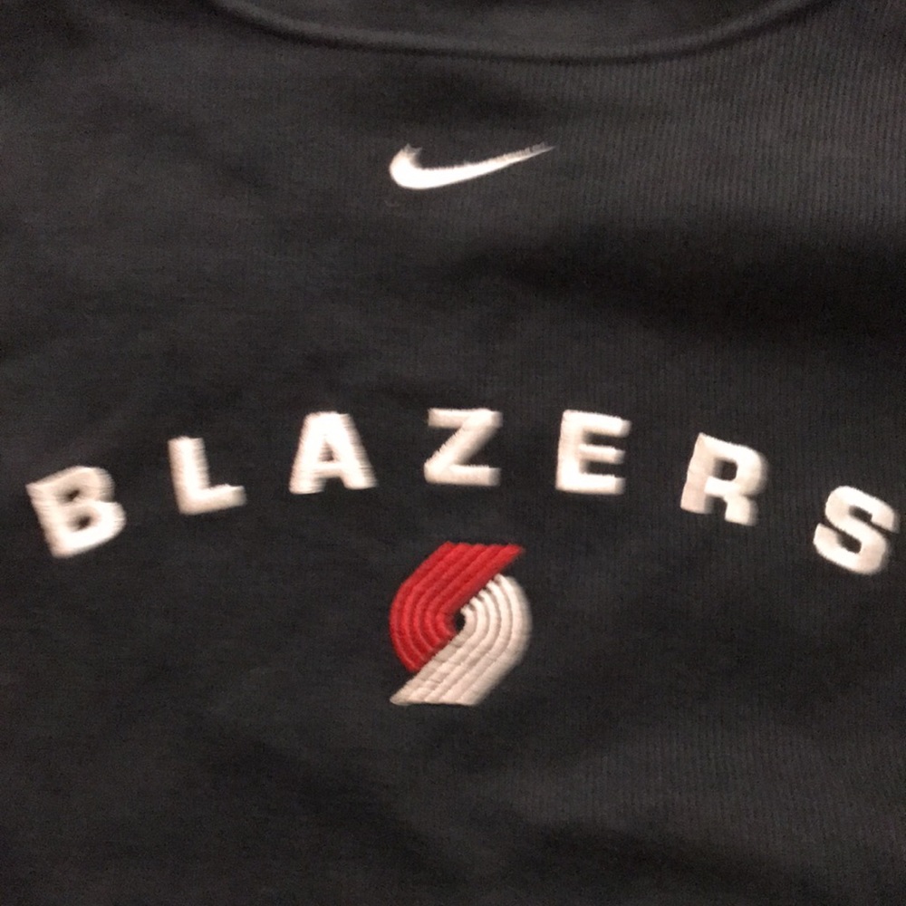 Men’s NBA Center Swoosh Embroidered Ltrs Sz L TRAILBLAZERS 100% Cotton Pullover